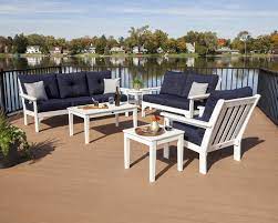 How to Choose Outdoor Furniture